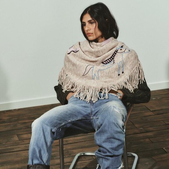 ZARA EMBROIDERED FRINGED CAPE SHAWL - Picture 4 of 7